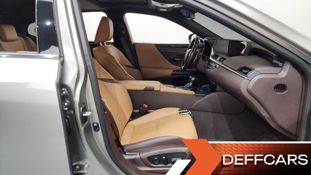 Lexus ES Luxury Plus купить на сайте DeffCars