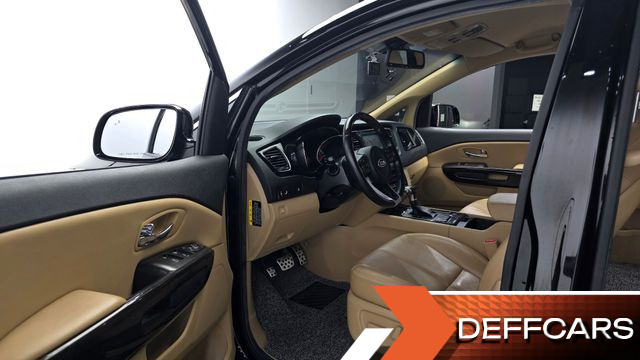 Kia CARNIVAL 7-seater Limousine VIP купить на сайте DeffCars