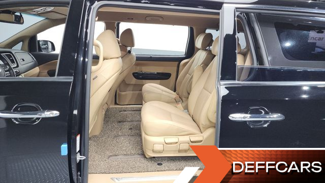 Kia CARNIVAL 7-Seater Limousine President купить на сайте DeffCars