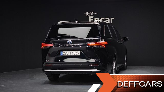 Toyota SIENNA 2.5 Hybrid AWD купить на сайте DeffCars