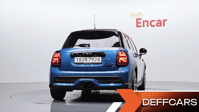 Mini COOPER 5Door Classic Third Generation купить на сайте DeffCars