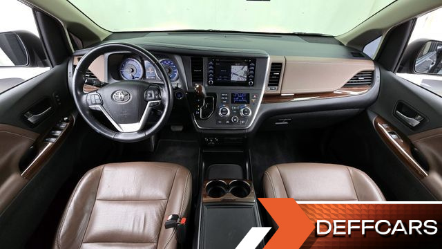 Toyota SIENNA 3.5 AWD купить на сайте DeffCars