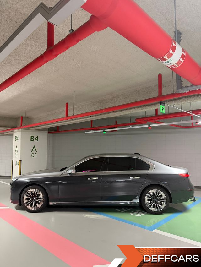 BMW 7-SERIES 740i sDrive Design Pure Excellence Individual купить на сайте DeffCars