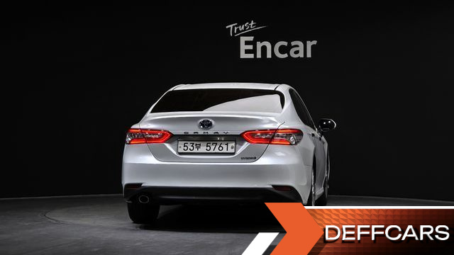 Toyota CAMRY 2.5 XLE Hybrid купить на сайте DeffCars