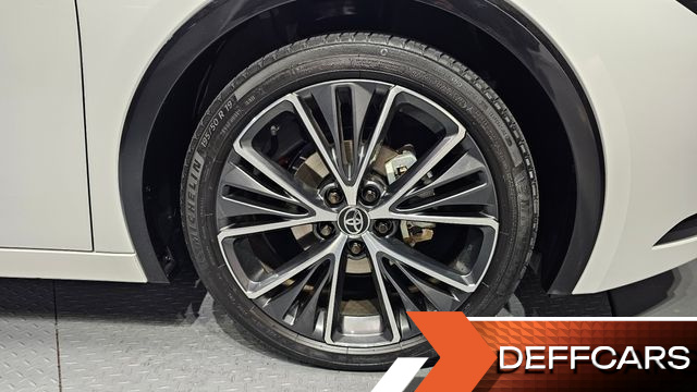 Toyota PRIUS 2.0 XLE купить на сайте DeffCars
