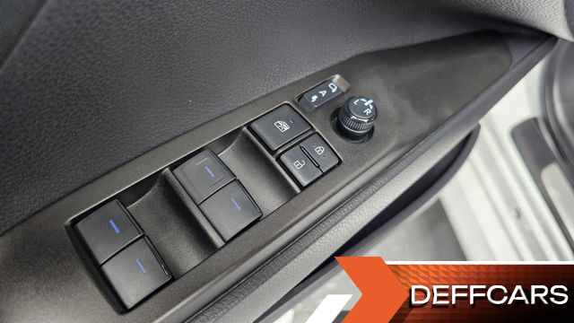 Toyota CAMRY 2.5 LE Hybrid купить на сайте DeffCars
