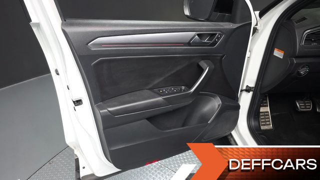 Volkswagen T-ROC 2.0 TDI Premium купить на сайте DeffCars
