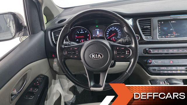 Kia CARNIVAL 7-Seater Limousine VIP купить на сайте DeffCars