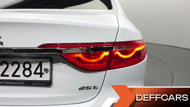 Jaguar XF 25t Portfolio купить на сайте DeffCars