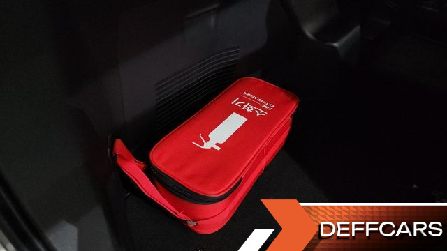 Lexus LM 500h Executive купить на сайте DeffCars