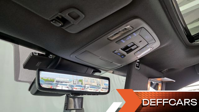 Toyota SIENNA 2.5 Hybrid 2WD купить на сайте DeffCars