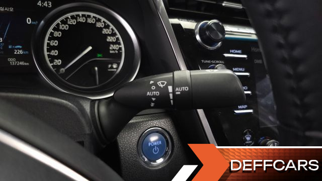 Toyota CAMRY 2.5 XLE Hybrid купить на сайте DeffCars