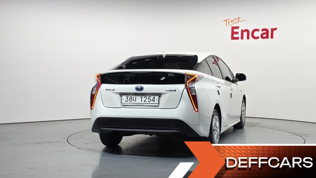 Toyota PRIUS 1.8 E купить на сайте DeffCars