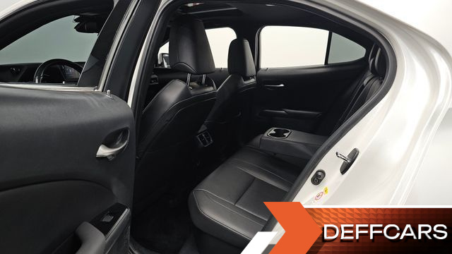 Lexus UX 2.0 2WD купить на сайте DeffCars