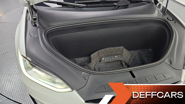 Tesla MODEL X Plaid купить на сайте DeffCars