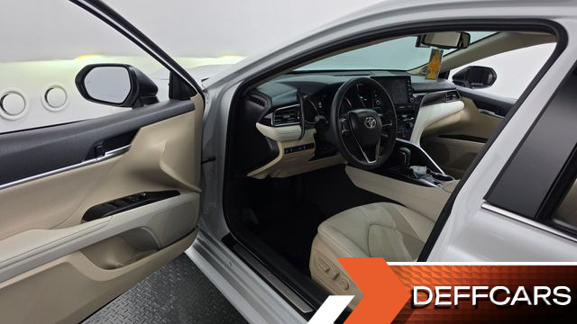 Toyota CAMRY 2.5 XLE Hybrid купить на сайте DeffCars