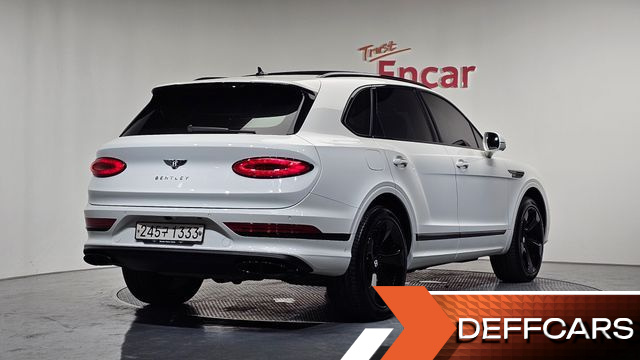 Bentley BENTAYGA 4.0 V8 Base купить на сайте DeffCars