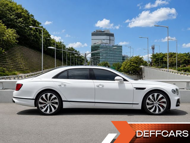 Bentley FLYING SPUR 4.0 купить на сайте DeffCars