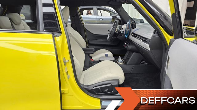 Mini COOPER 5 Door Favoured купить на сайте DeffCars