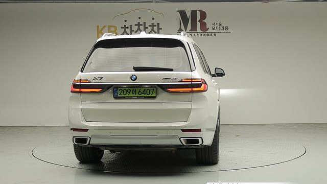 BMW X7 xDrive 40i Design Pure Excellence 6-Seater купить на сайте DeffCars