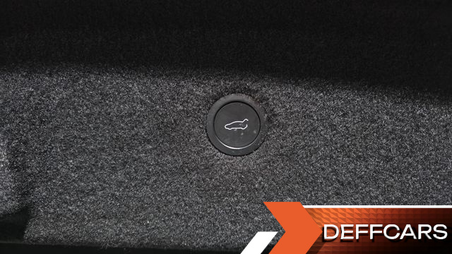 Tesla MODEL S Plaid купить на сайте DeffCars