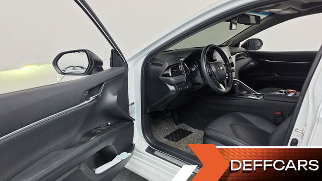 Toyota CAMRY 2.5 XLE Hybrid купить на сайте DeffCars