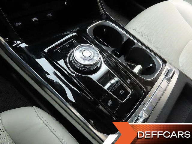 Kia CARNIVAL Gasoline 7-Seater Signature купить на сайте DeffCars