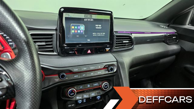 Hyundai VELOSTER 1.6 Turbo Sport Core купить на сайте DeffCars
