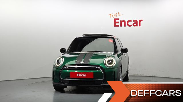 Mini COOPER 5Door Classic Plus Launch Pack Third Generation купить на сайте DeffCars