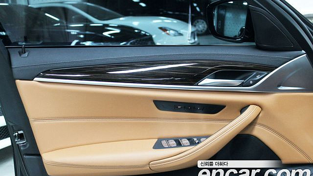 BMW 5-SERIES 520i Luxury купить на сайте DeffCars