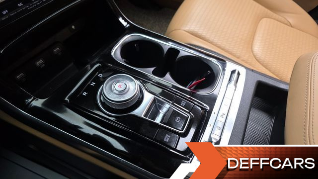 Kia CARNIVAL 9-Seater Signature купить на сайте DeffCars