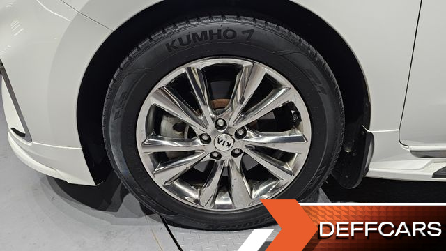 Kia CARNIVAL Gasoline 7-Seater Limousine President купить на сайте DeffCars
