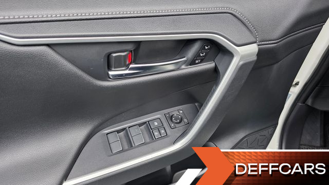 Toyota RAV4 2.5 4WD Hybrid купить на сайте DeffCars