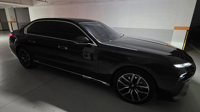 BMW 7-SERIES 740d xDrive M Sport купить на сайте DeffCars