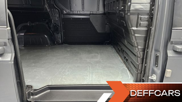 Hyundai STARIA L3.5 Cargo 3-Seater Modern купить на сайте DeffCars