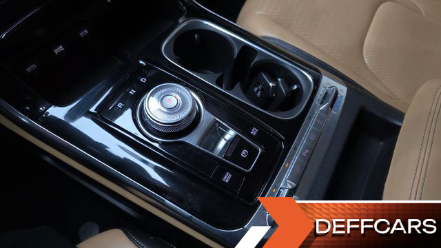 Kia CARNIVAL 9-Seater Signature купить на сайте DeffCars