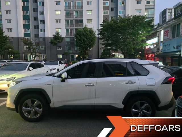 Toyota RAV4 2.5 4WD Hybrid купить на сайте DeffCars