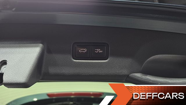 Kia CARNIVAL 9-Seater Signature купить на сайте DeffCars