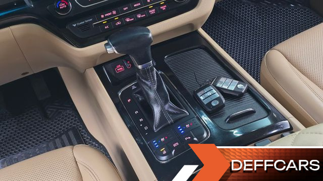 Kia CARNIVAL 9-seater Noblesse купить на сайте DeffCars