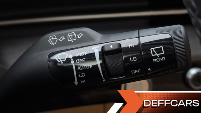 Kia CARNIVAL Gasoline 7-Seater Signature купить на сайте DeffCars