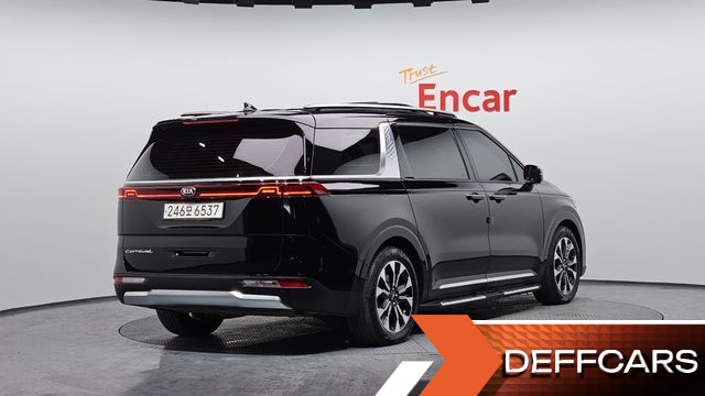 Kia CARNIVAL 9-Seater Signature купить на сайте DeffCars