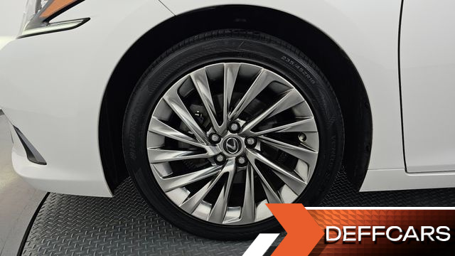 Lexus ES Executive купить на сайте DeffCars