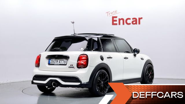 Mini COOPER 5Door Classic Third Generation купить на сайте DeffCars