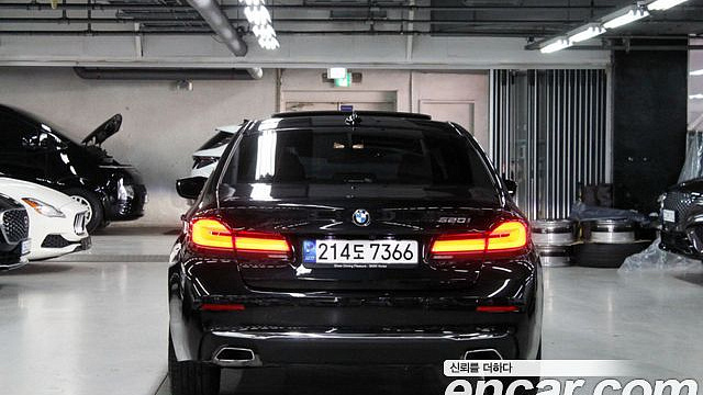 BMW 5-SERIES 520i Luxury купить на сайте DeffCars