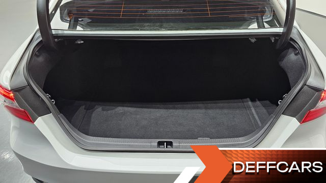 Toyota CAMRY 2.5 LE Hybrid купить на сайте DeffCars