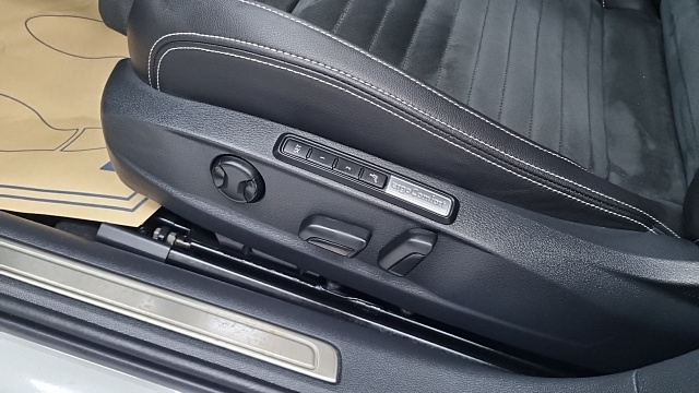 Volkswagen PASSAT 2.0 TDI Premium купить на сайте DeffCars