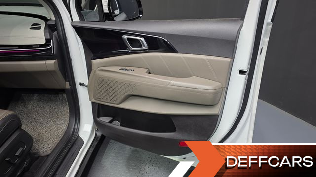 Kia CARNIVAL Gasoline 9-Seater Signature купить на сайте DeffCars