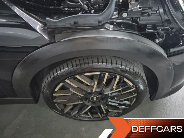 Mini COOPER 5 Door Favoured купить на сайте DeffCars