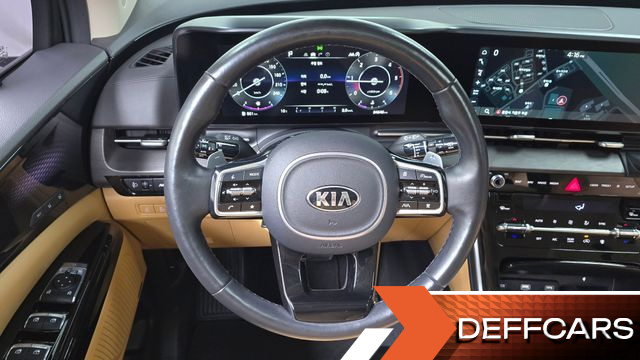 Kia CARNIVAL 9-Seater Signature купить на сайте DeffCars