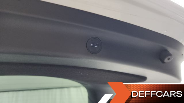 Tesla MODEL Y Long Range AWD купить на сайте DeffCars